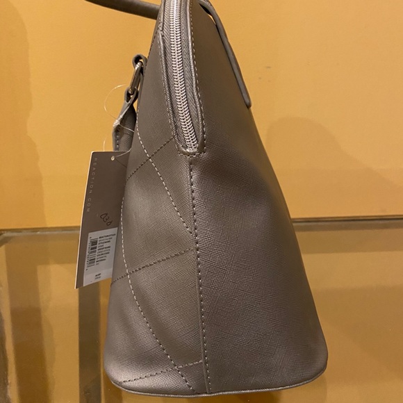 NWT Kenneth Cole Reaction Silver Dome Bag - Picture 4 of 8